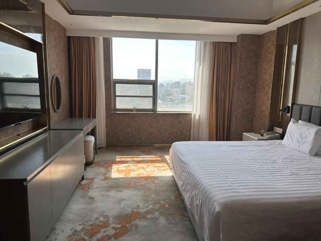 Beijing Jingyi Hotel Kültér fotó
